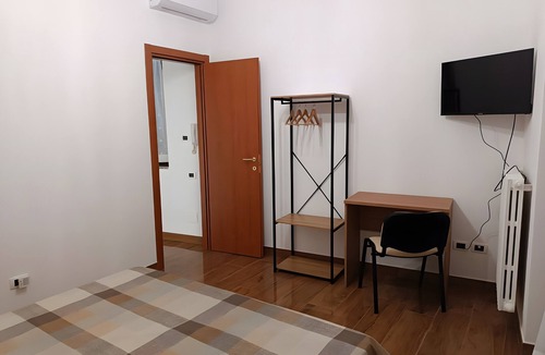 Mercato San Severino House | Guest House 'The White House' with Mountain View, Wi-Fi and Air Conditioning