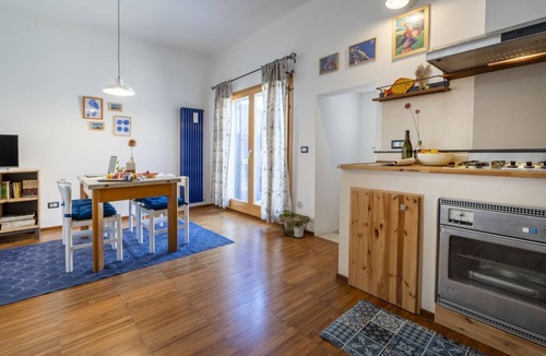 Mola di Bari Apartment | GuestHost - Bright apartment perfect for 5 people, located among the buildings typical of the center of Mola di Bari and which boasts every comfort, including two terraces with a suggestive view of the bell towers and the sea. Nestled between the charact