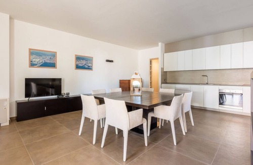Perugia Apartment | GuestHost - Cozy apartment equipped with all comforts to accommodate up to 6 people, with two bedrooms and two bathrooms. The accommodation is located in a modern condominium complex with a shared swimming pool and enjoys a pleasant view of the shared ga