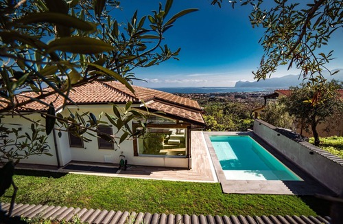 Carini House | Haus in Carini mit privatem Pool by Interhome