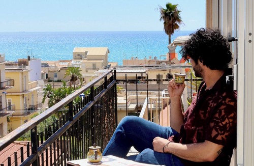 Donnalucata Apartment | Historic Apartment with Sea View Balcony