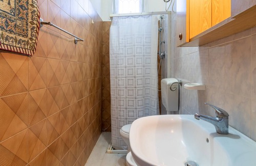 Acate Apartment | Holiday Apartment 'Appartamento con giardino' with Sea View, Shared Terrace & Garden