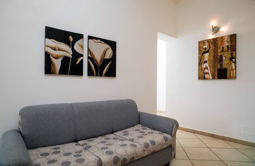 Monte Po-Nesima-San Leone-Rapisardi Apartment | Holiday Apartment "Casa Cairoli" with Balcony & A/C
