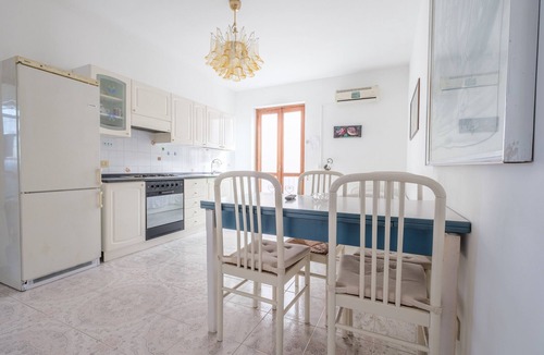 Canneto Apartment | Holiday Apartment "Case Vacanza Armando Bilo Vulcano" near Beach with Balcony & Wi-Fi