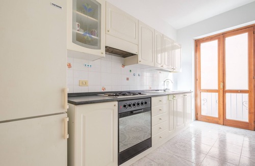 Canneto Apartment | Holiday Apartment "Case Vacanza Armando Bilo Vulcano" near Beach with Balcony & Wi-Fi