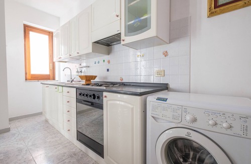 Canneto Apartment | Holiday Apartment "Case Vacanza Armando Bilo Stromboli" with Balcony, Shared Terrace & Wi-Fi