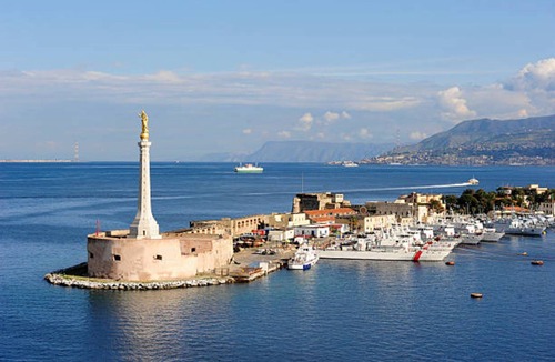 Province of Messina Apartment | Holiday Apartment "Damilhouse 3" with Balcony & Wi-Fi