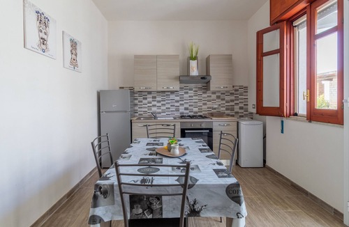 Cava dʼAliga Apartment | Holiday Apartment "Samuel Beach Con Patio E Veranda" with 2 Private Terraces & Wi-Fi