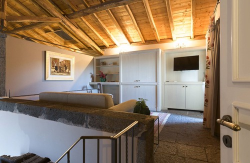 Linguaglossa Apartment | Holiday apartment with garden and outdoor swimming pool
