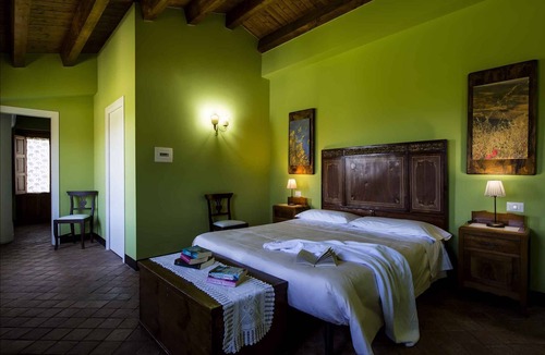 Linguaglossa Apartment | Holiday apartment with internet, garden and outdoor pool
