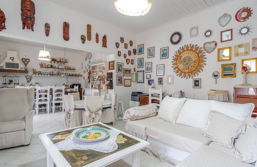 Lentini Apartment | Holiday Apartment "La Casa Delle Lanterne" with 2 Balconies & Wi-Fi