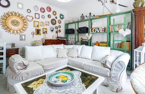 Lentini Apartment | Holiday Apartment "La Casa Delle Lanterne" with 2 Balconies & Wi-Fi