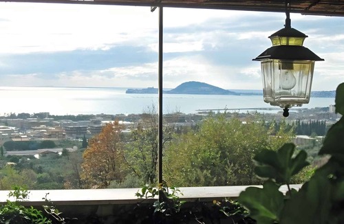 Formia Apartment | Holiday apartment on the first floor in a villa with sea views