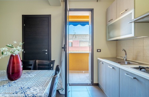 Cassibile Apartment | Holiday Apartment "San Martino Andrea" with 2 Balconies & Wi-Fi