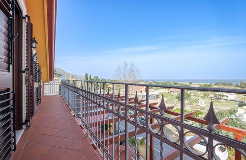 Capo Peloro Apartment | Holiday Apartment "Tyrrhenian Sea" with Sea View, Terrace & Wi-Fi