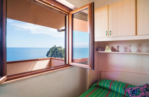 Sant'Alessio Siculo House | Holiday Home "Vista Mare" with Sea View, Private Terrace and Wi-Fi