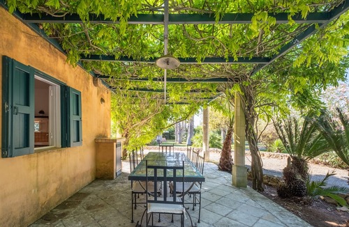 Sannicola Villa | Holiday Home 'A Few Minutes from the Sea' with Large Fenced Garden, Wi-Fi & Air Conditioning