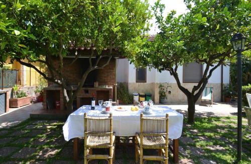 Agnone Bagni House | Holiday Home Agnone Bagni by Beach