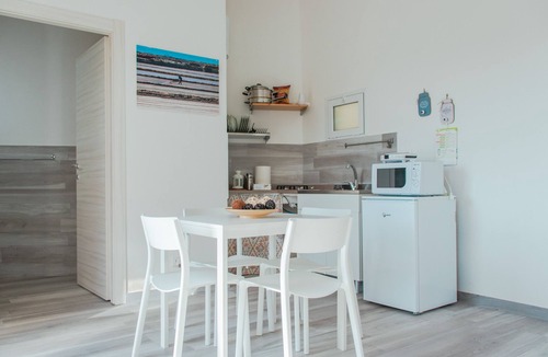 Ragusa House | Holiday Home 'Al Casale' with Sea View, Wi-Fi and Air Conditioning