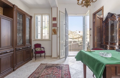 Ficarazzi House | Holiday Home 'Al Castello' with Private Terrace, Wi-Fi and Air Conditioning