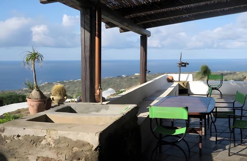 Pantelleria House | Holiday Home 'Antico Dammuso' with Private Terrace and Private Garden