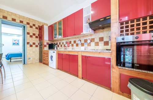 Pace del Mela Apartment | Holiday Home 'Appartamento Marika' with Private Terrace, Wi-Fi and Air Conditioning