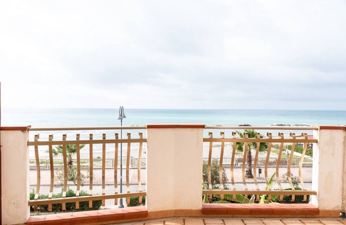 Seccagrande House | Holiday Home 'Appartamento D - Le Terrazze' with Sea View, Wi-Fi and Air Conditioning