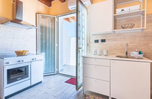 Brucoli House | Holiday Home 'Brucoli Mare 2' with Sea View, Terraces, Wi-Fi & A/C
