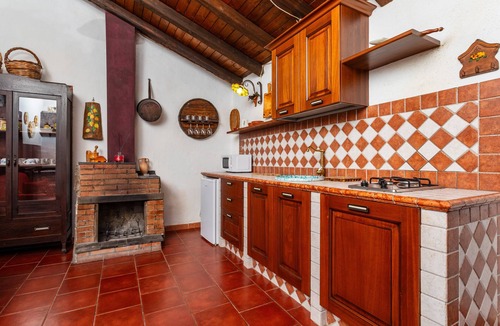 Piedimonte Etneo Apartment | Holiday Home 'Casa Rurale' with Sea View, Wi-Fi and Air Conditioning
