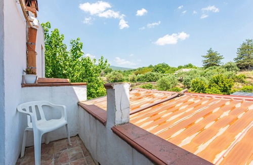 Piedimonte Etneo Apartment | Holiday Home 'Casa Rurale' with Sea View, Wi-Fi and Air Conditioning