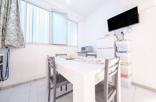 Canneto House | Holiday Home 'Casa di Nonna Anna' near the Beach with Sea View