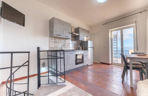 Forza d'Agro House | Holiday Home 'Casa con Terrazze Vista Mare' with Sea View, Wi-Fi and Air Conditioning