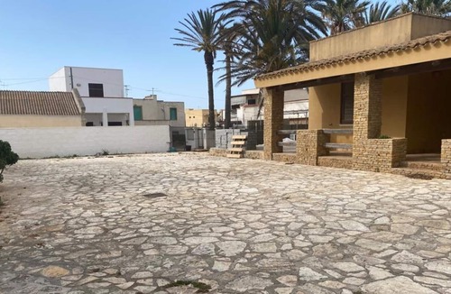 Petrosino House | Holiday Home 'Casa Solare' with Sea View, Garden & Wi-Fi