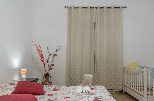 Favara House | Holiday Home 'Casa Valentina' close to City Centre with Terrace & Wi-Fi