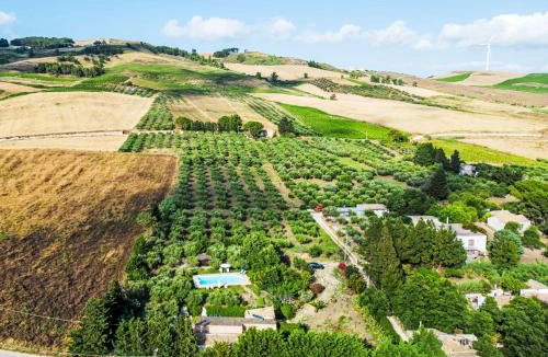 Buseto Palizzolo House | Holiday Home Casale Colomba by Interhome