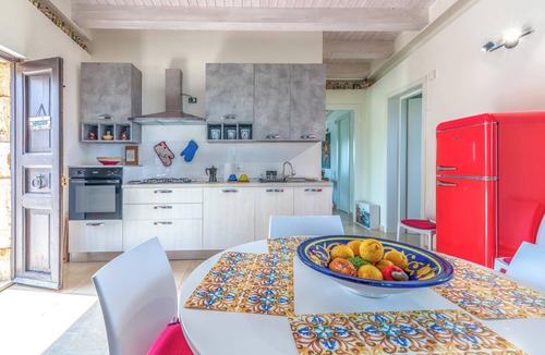 Noto Marina House | Holiday Home Casale dei Cactus with Sea View, Pool, Terraces & Wi-Fi