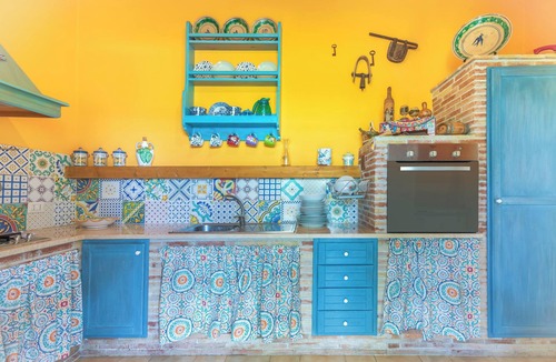 Falaride House | Holiday Home 'Casale Siculo' with Wi-Fi, Garden and Terrace