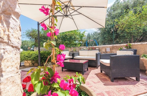 Falaride House | Holiday Home 'Casale Siculo' with Wi-Fi, Garden and Terrace