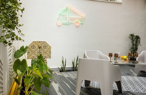 Ruggero Settimo House | Holiday Home 'Casanica1' with Shared Terrace & Wi-Fi