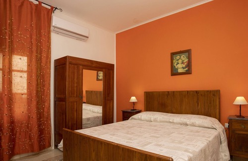 Naso House | Holiday Home 'Casavacanze Ninopetrelli 1piano' with Sea View, Wi-Fi and Air Conditioning