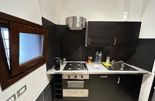 Pantelleria House | Holiday Home 'Dammuso Cristoforo Colombo' with Wi-Fi and Air Conditioning