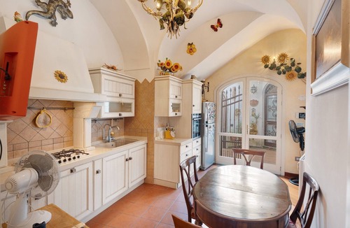 Vietri sul Mare House | Holiday Home 'Dreams Apartment' with Private Terrace, Balcony and Wi-Fi