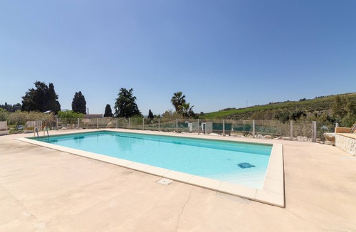 Buseto Palizzolo House | Holiday Home 'Fattoria Spezia - Limone' with Shared Pool, Shared Garden and Wi-Fi