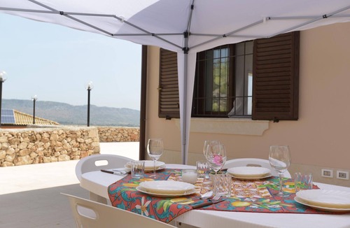 Floridia House | Holiday Home Floridia with Private Pool