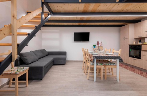 Menfi House | Holiday Home 'Francesca' close to City Centre with Garden & Air Conditioning