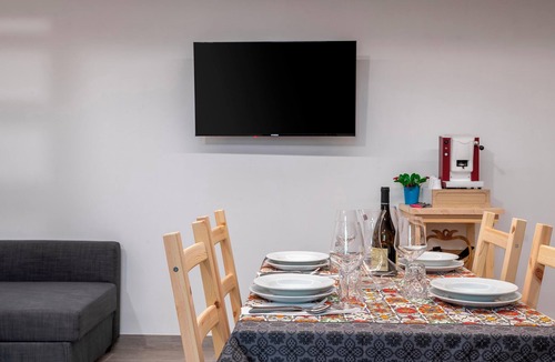 Menfi House | Holiday Home 'Francesca' close to City Centre with Garden & Air Conditioning