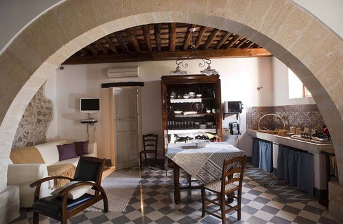 Buseto Palizzolo Apartment | Holiday Home in Siciliy with Pool