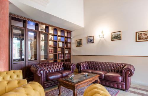Carlentini House | Holiday Home in Carlentini with Swimming Pool,Garden,Terrace