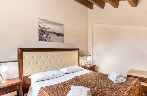Carlentini House | Holiday Home in Carlentini with Swimming Pool,Garden,Terrace