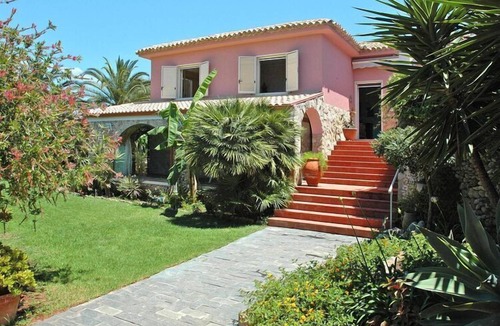 Syracuse House | Holiday Home in Sicily near Fontane Bianche